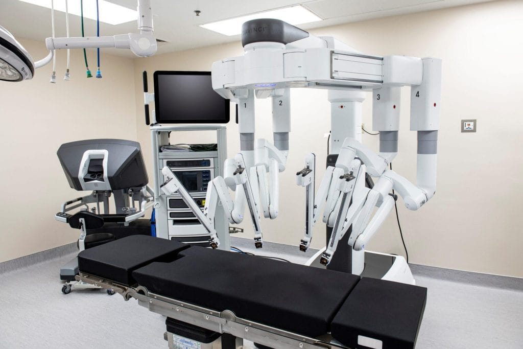 Da Vinci Xi robotic surgery system in Vietnam