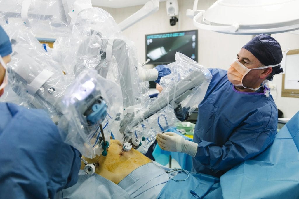 Robot-assisted prostatectomy surgery in Vietnam